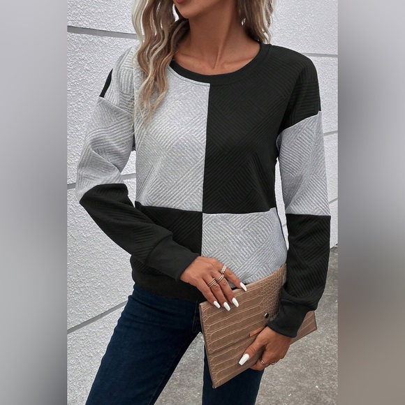 Color Block Round Neck Dropped Shoulder T-Shirt - Picture 4 of 5